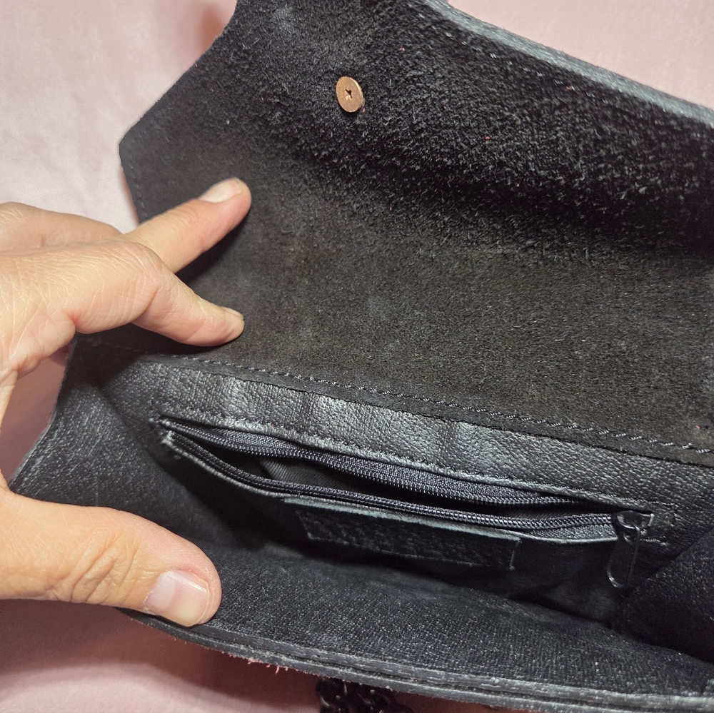 Red Genuine leather purse - Picture 7 of 8